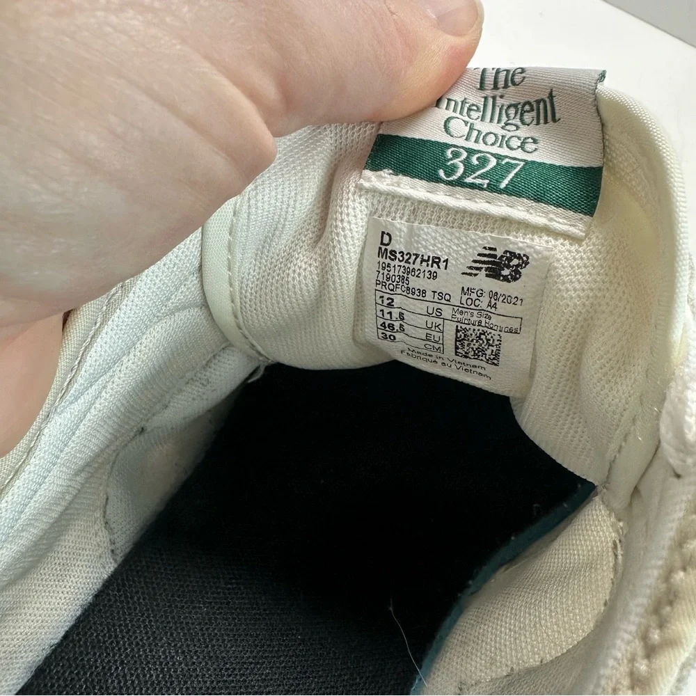 New Balance Men’s 327 Green Sneakers Size 12